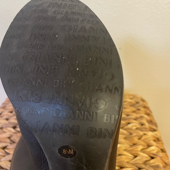 Gianni Bini Black Leather Round Toe Mary Jane Block Heel Pump.  Size 8.5 - Picture 8 of 10